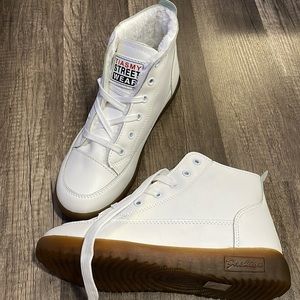 SOLD❌️Fur lined fashion sneakers.